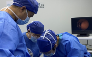改变“眯眯眼”，77岁老人找回生活新希望