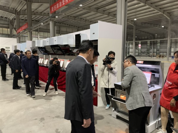 微信图片_20191016144303_副本.jpg